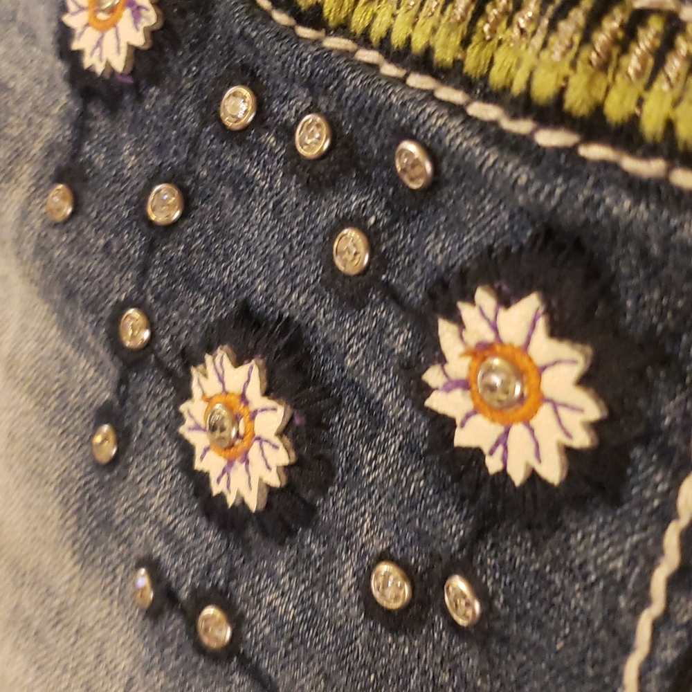 Miss Me Signature Shorts Size 27 🤠👢👩‍🎤❤️‍🩹 - Picture 8 of 8